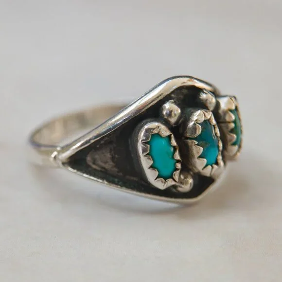 Sterling Silver Turquoise Trio Ring, Sz 5.25 — Southwest serrated bezel - Picture 8 of 13